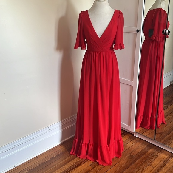 Ieena for Mac Duggal Stunning Red Ruffled V-neck Slit Gown - NWT - Size 0 - Picture 4 of 16